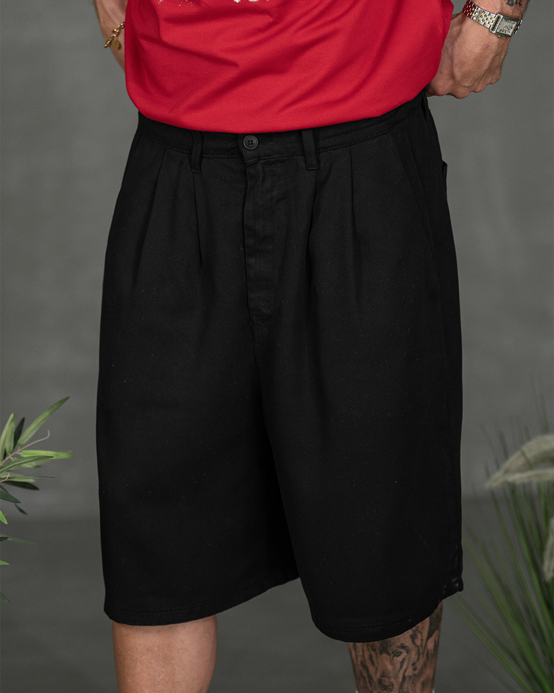 WIDE DOUBLE PLEATED SHORTS BLACK
