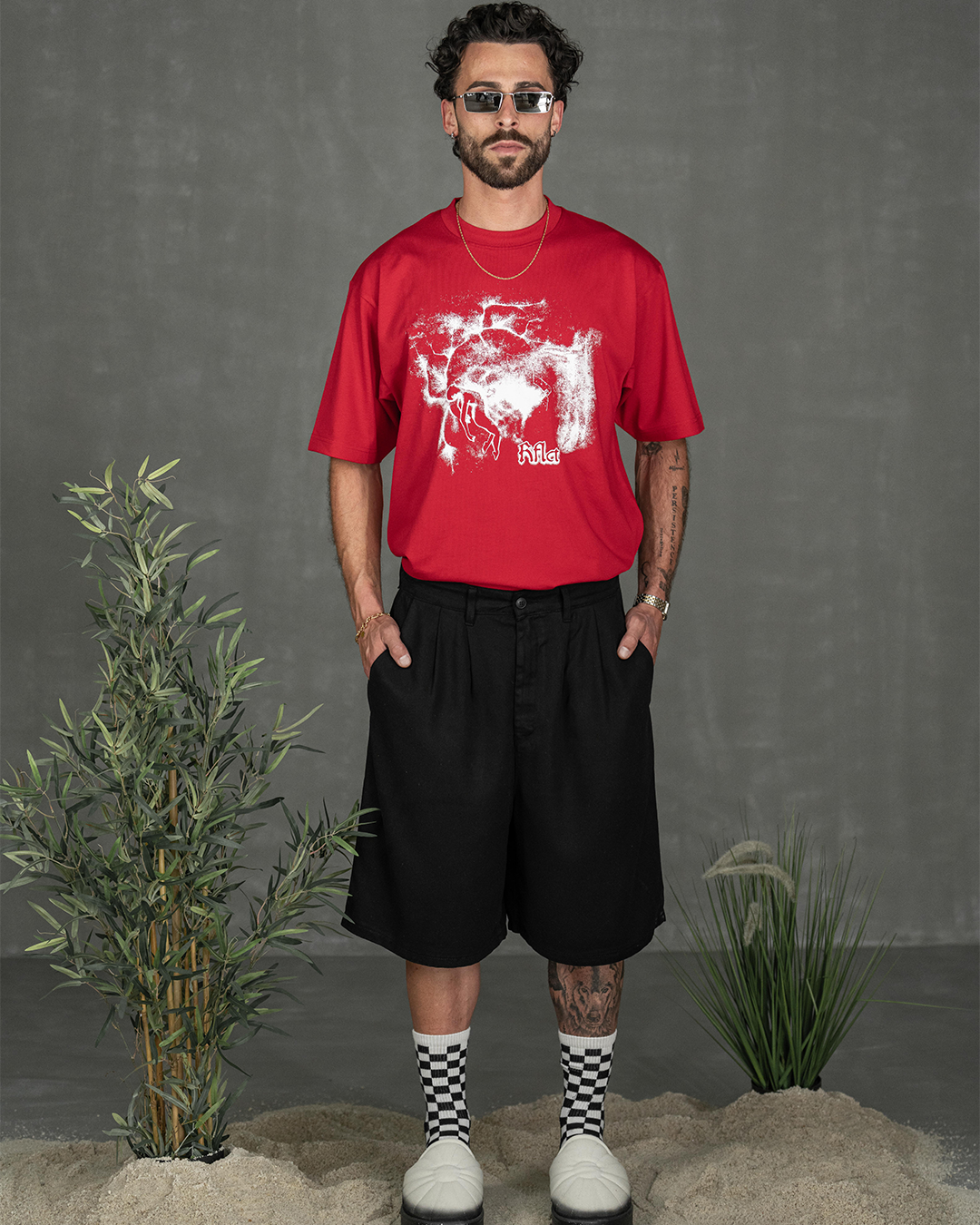 WIDE DOUBLE PLEATED SHORTS BLACK