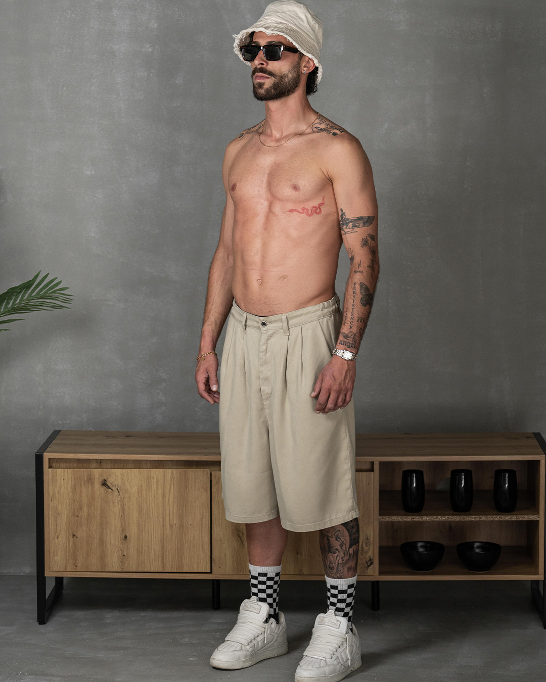 WIDE DOUBLE PLEATED SHORTS BEIGE