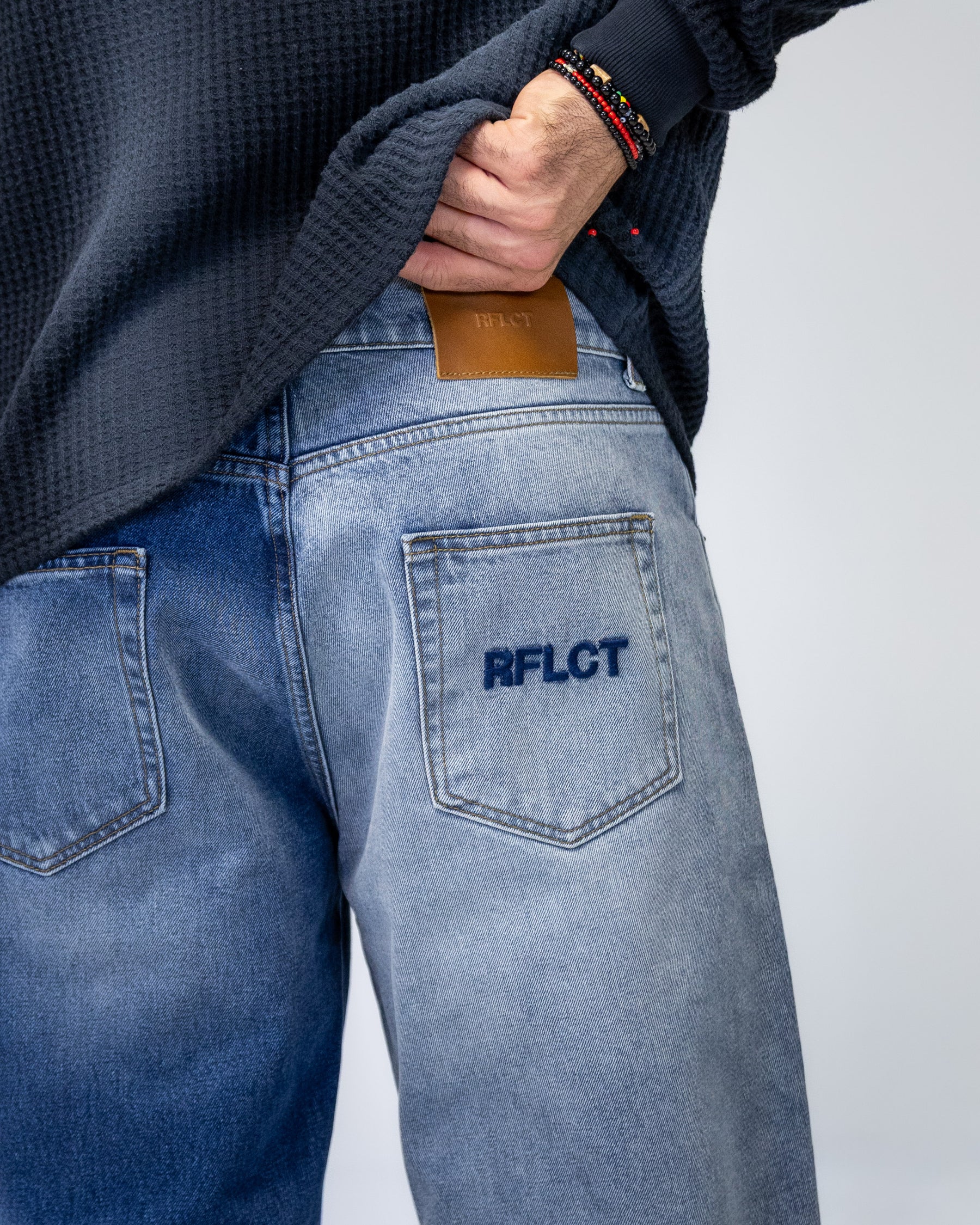 SPLIT DENIM